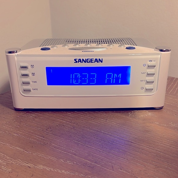 Sangean RCR-22 FM-RDS (RBDS) AM Aux-in Tuning Clock Radio with Radio clock - Picture 4 of 4